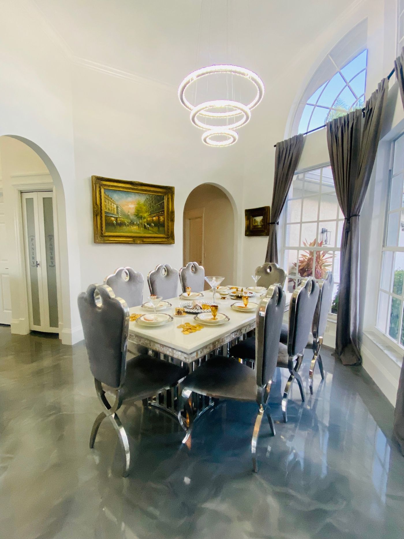 Nave-a-Lago — Dining room