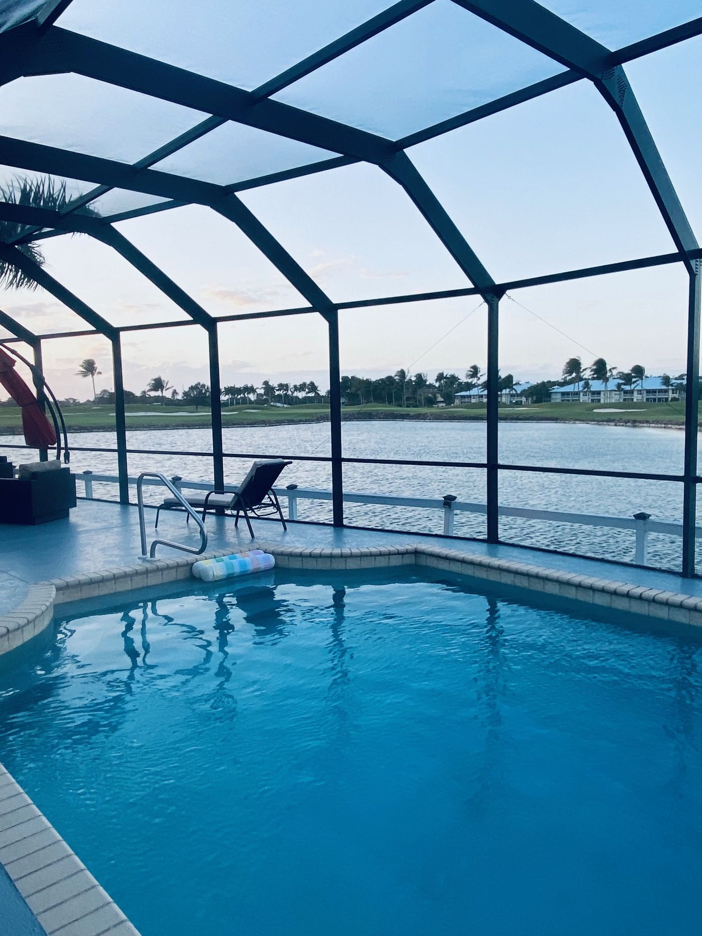 Nave-a-Lago — Pool with lake and golf course view